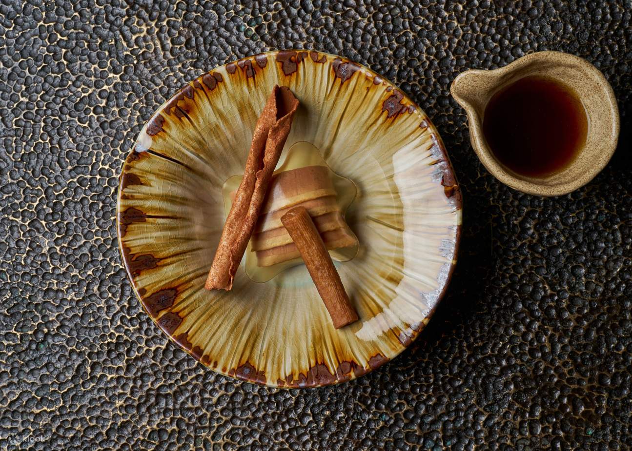 시암 캠핀스키 호텔 방콕의 스라 부아 바이 킨킨 (미슐랭 1스타 2023)