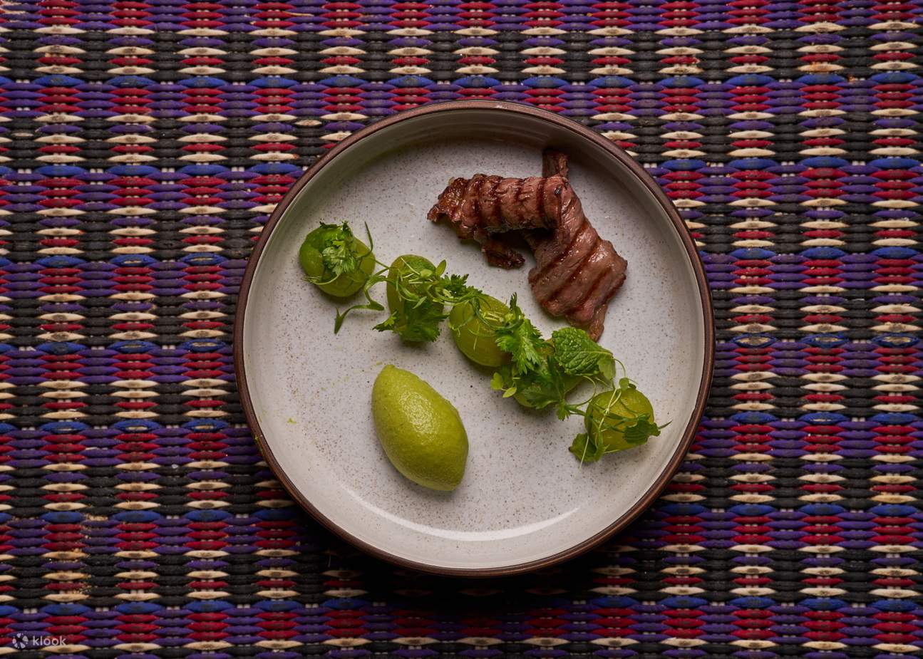 Sra Bua by Kiin-Kiin (Một sao MICHELIN 2023) tại Siam Kempinski Hotel Bangkok