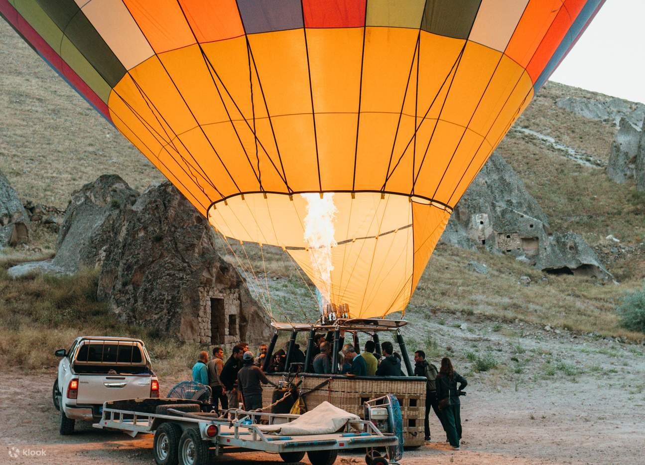 sunrise hot air balloon in cappadocia