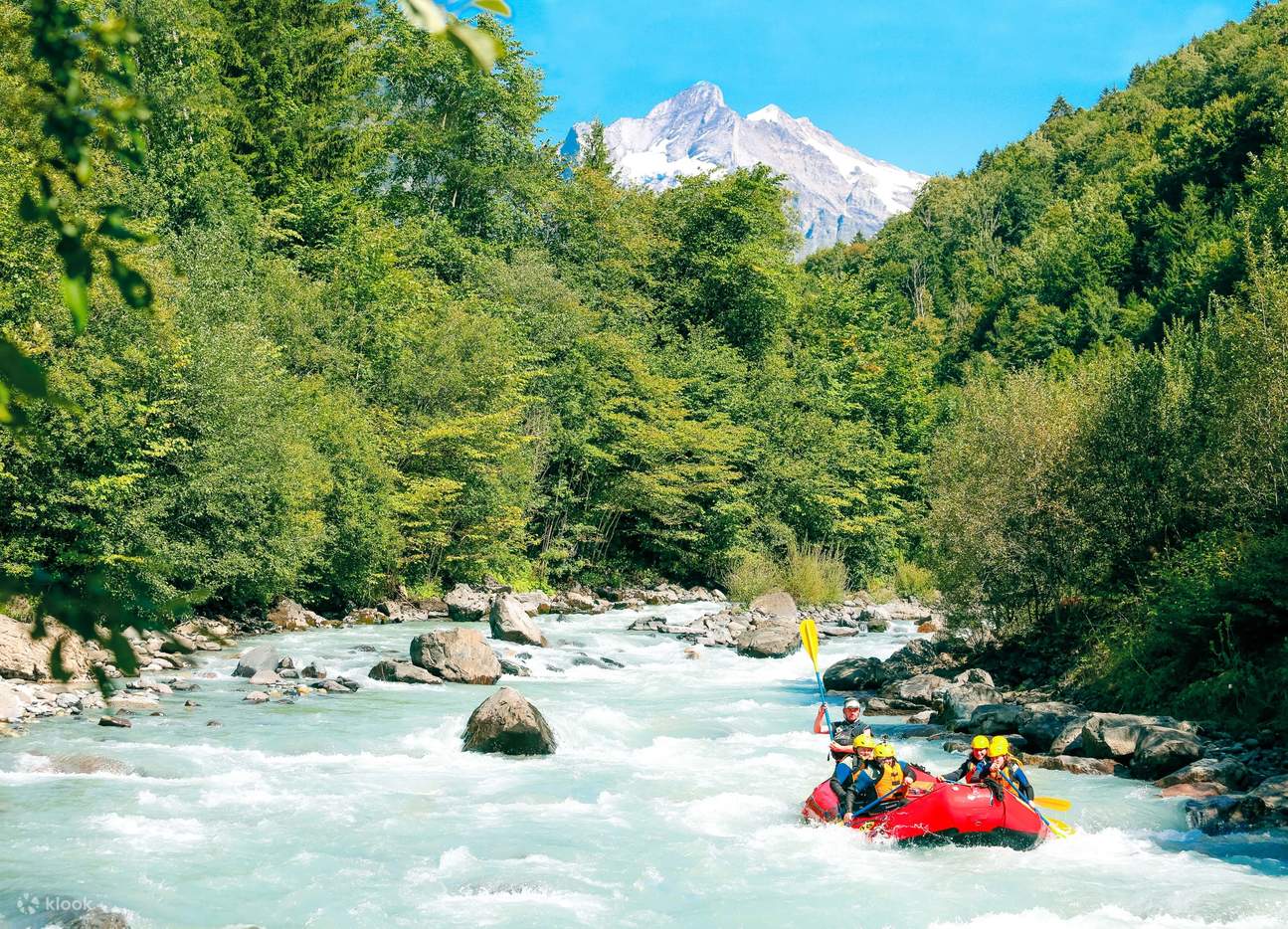 Aventura en los Alpes Suizos: Descenso en balsa por el río Lutschine desde Interlaken