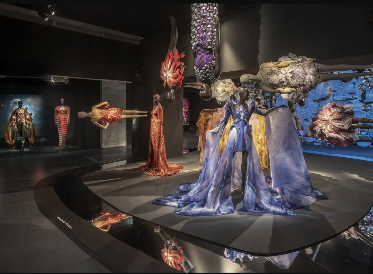 Iris van Herpen, fashion, sculpting, sculpting the senses, visionary fashion