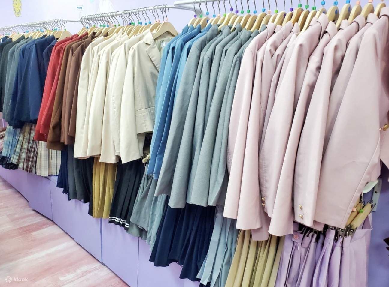 Autocollants de style coréen Caja x location d'uniforme