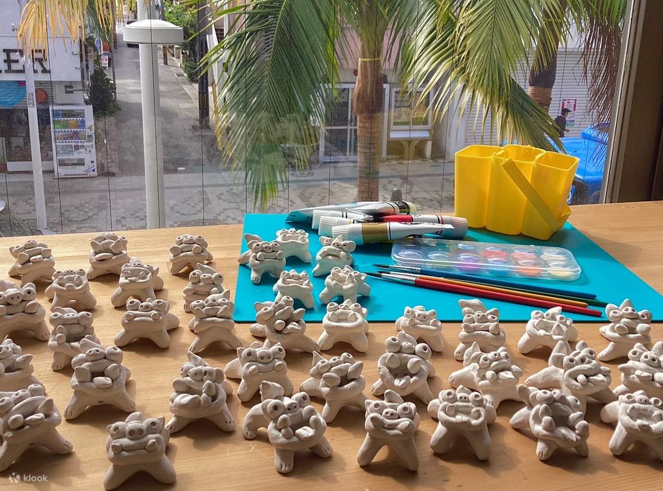 Pengalaman mewarnai Shisa sesuka hati