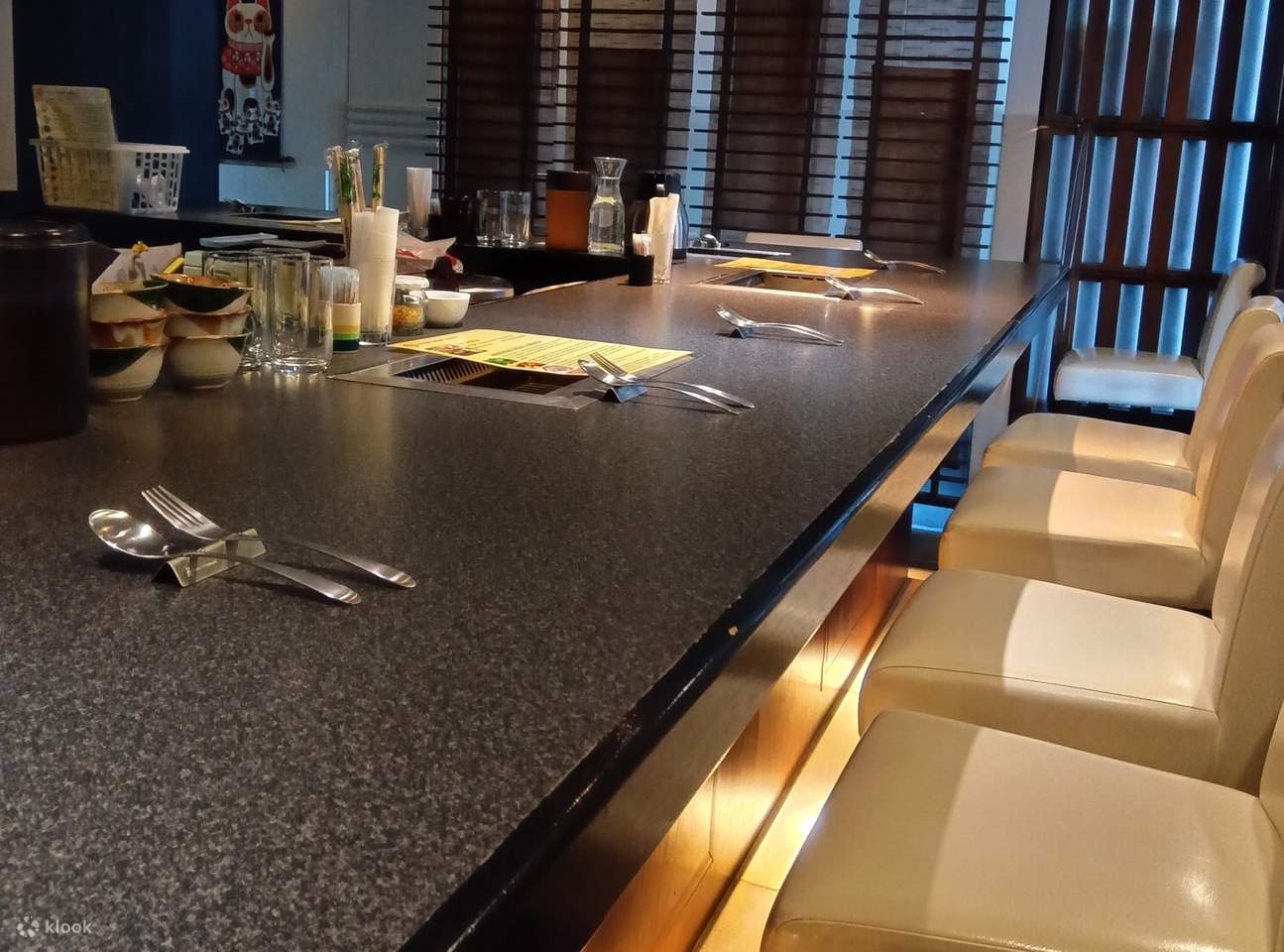 Esperienza Giapponese Commovente di Preparazione di Polpette di Riso (Osaka)