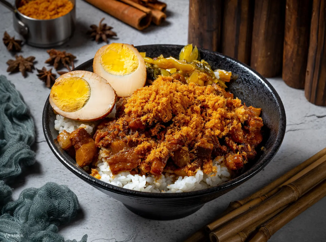 Classic Taichung Braised Pork Rice at Kazo