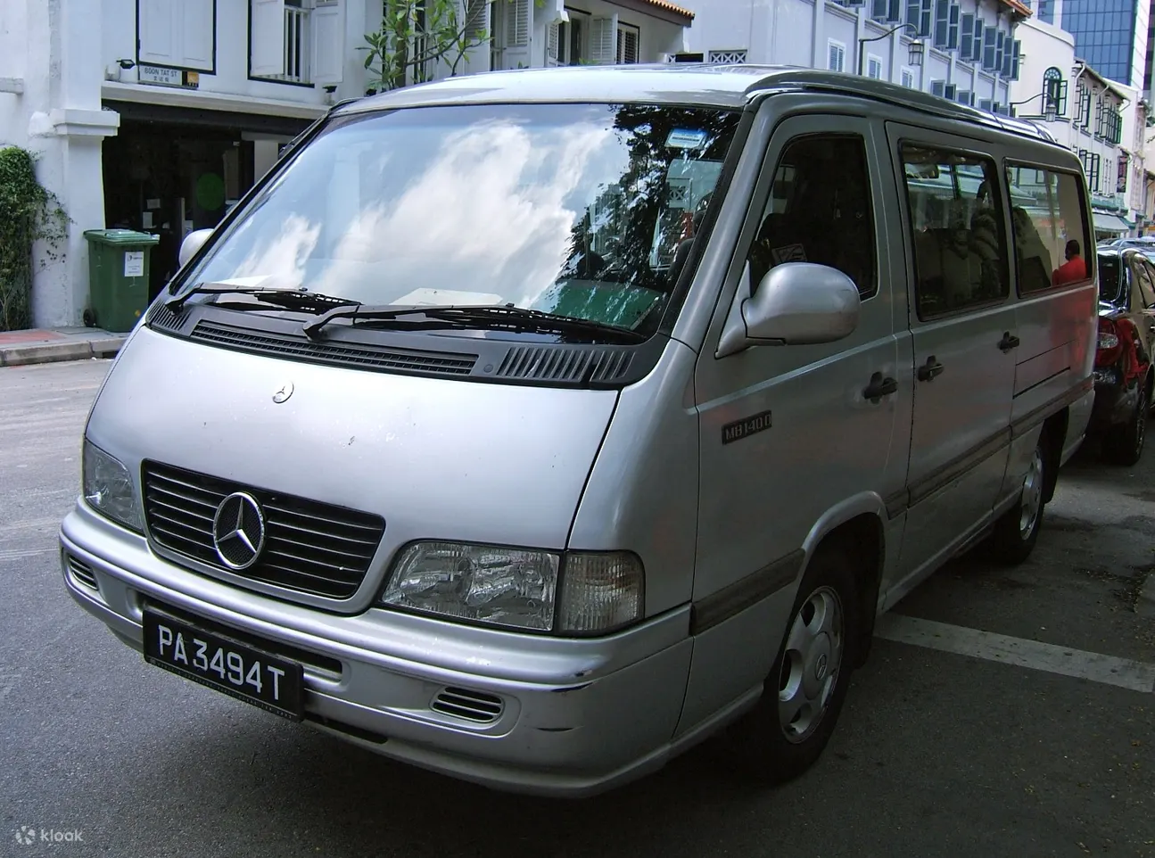 梅赛德斯-宾士 MB100