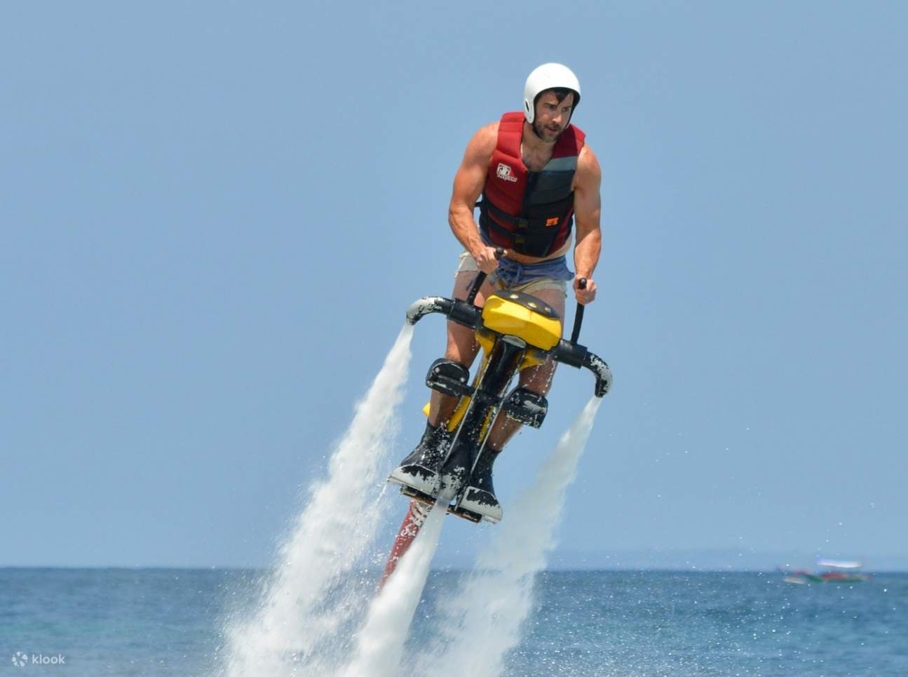 努沙杜瓦喷水飞行器