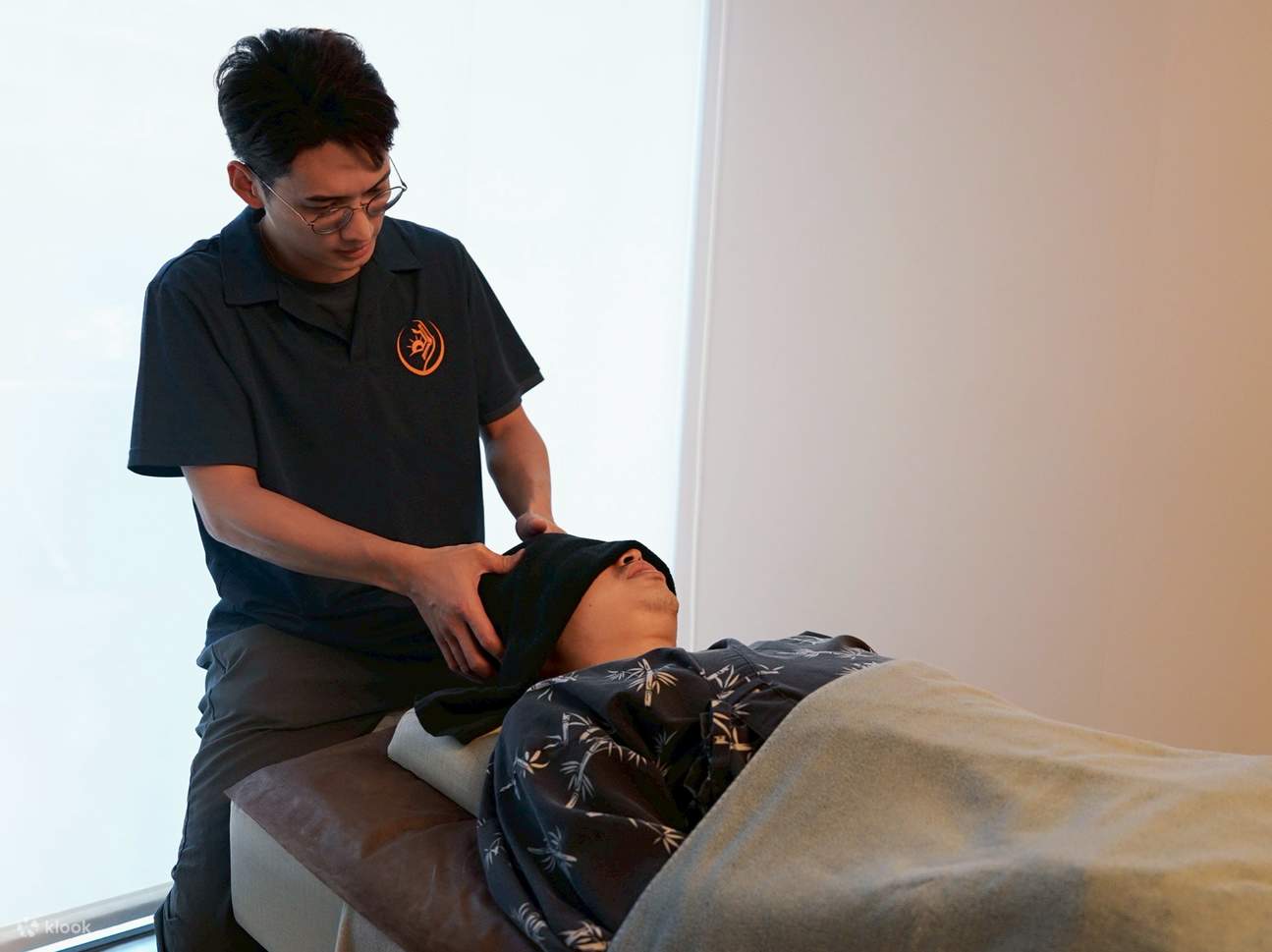 Orange Yi Fascial Manipulation & Sports Massage Experience Voucher (MRT Zhongxiao Fuxing Station)