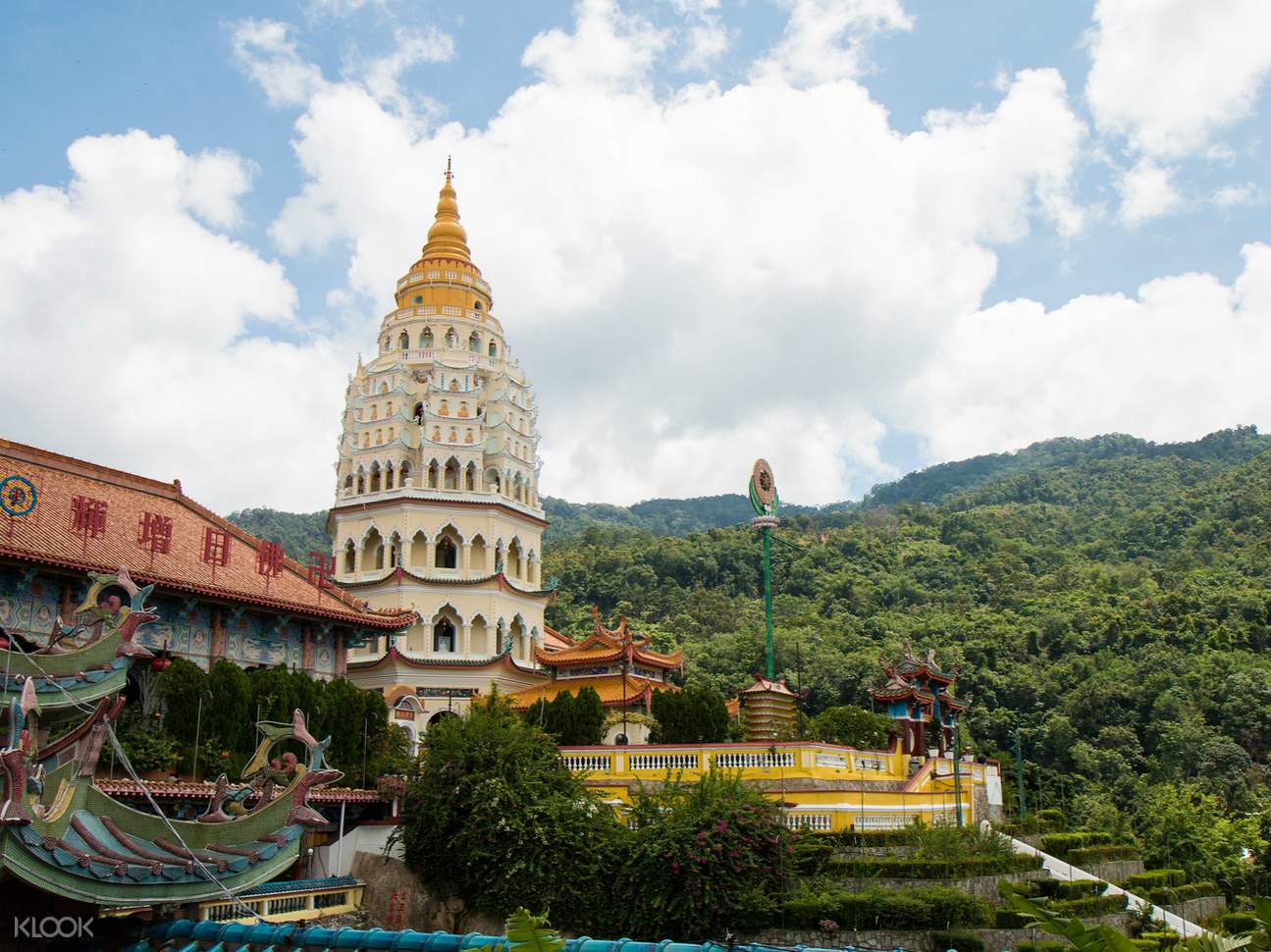 Shared Shuttle Bus Transfer between Penang Hill and ...