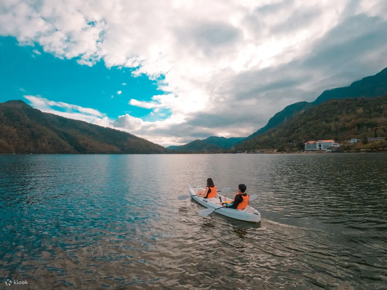 Canoe at Liyu Lake in Hualien
