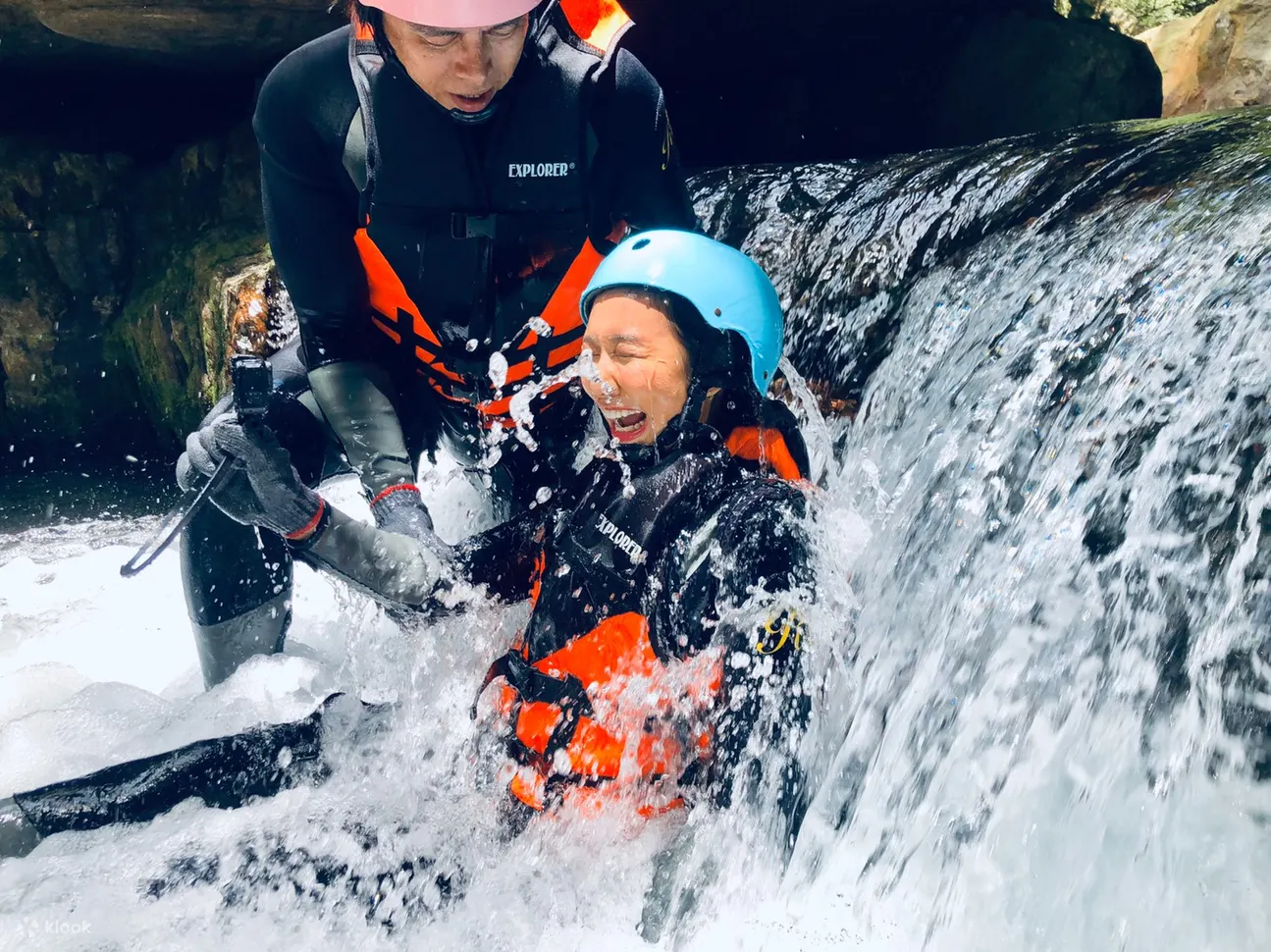 宜兰南澳金岳瀑布溯溪跳水体验