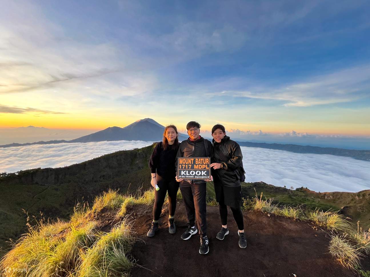 登山向导和团员
