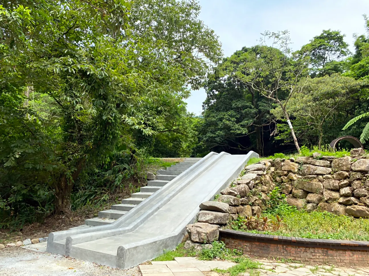 拉波波村露营