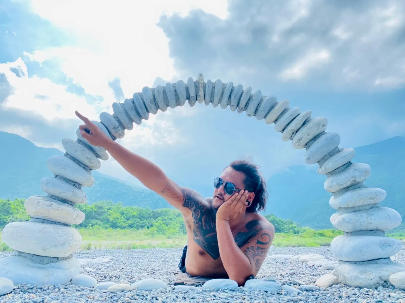 与石头合照