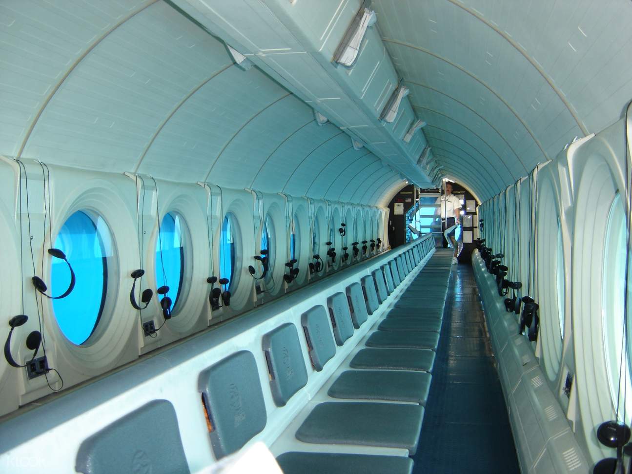 亚特兰蒂斯潜水艇内部