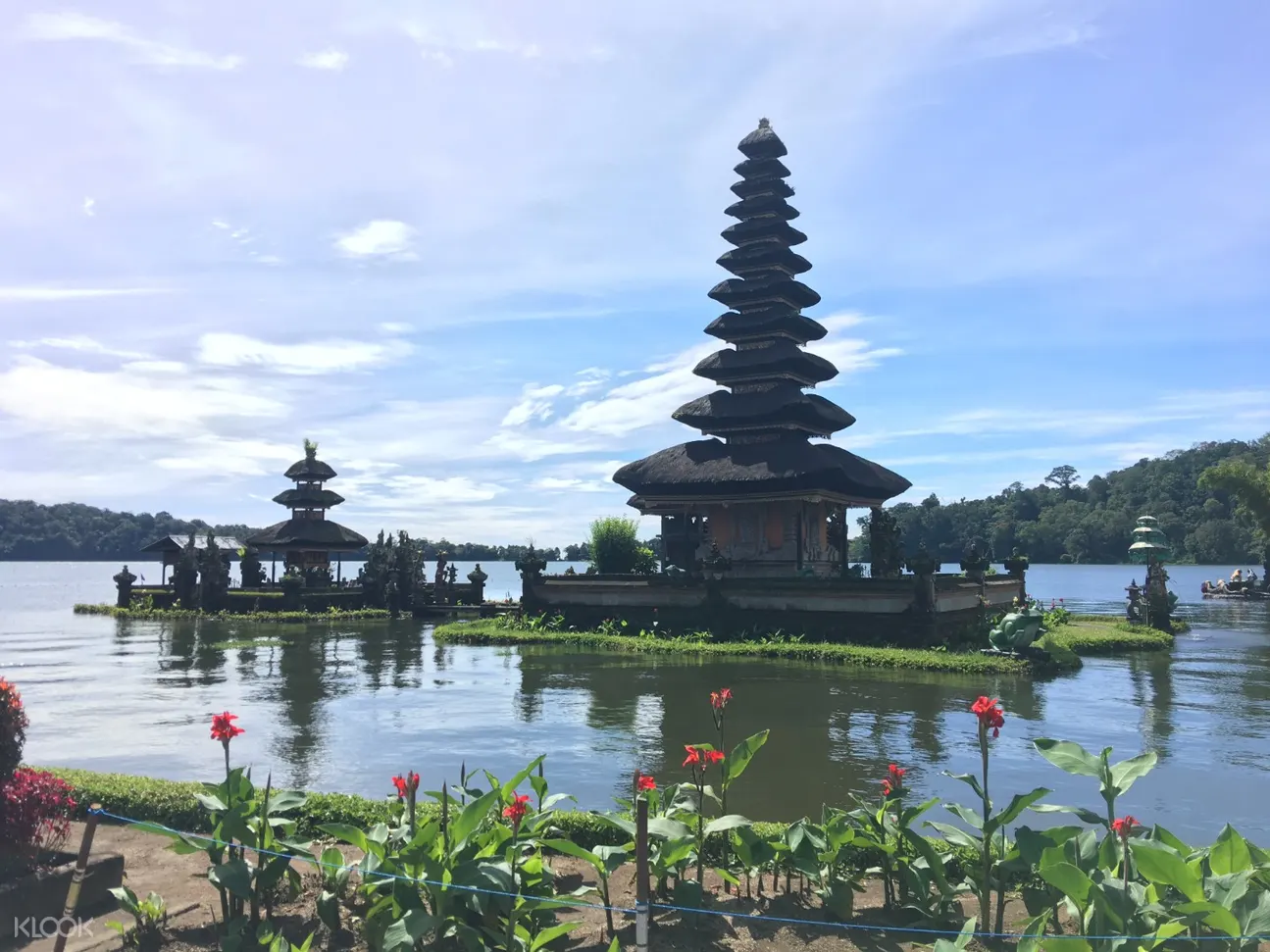 Ulun Danu Beratan floating temple