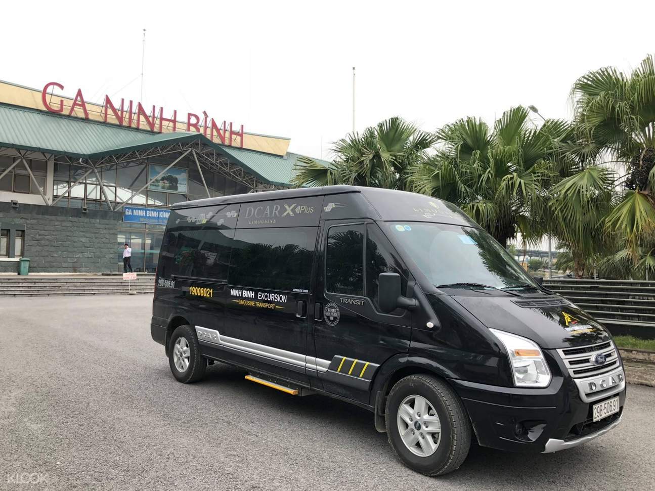 Shared Limousine Transfers between Hanoi and Ninh Binh in Vietnam