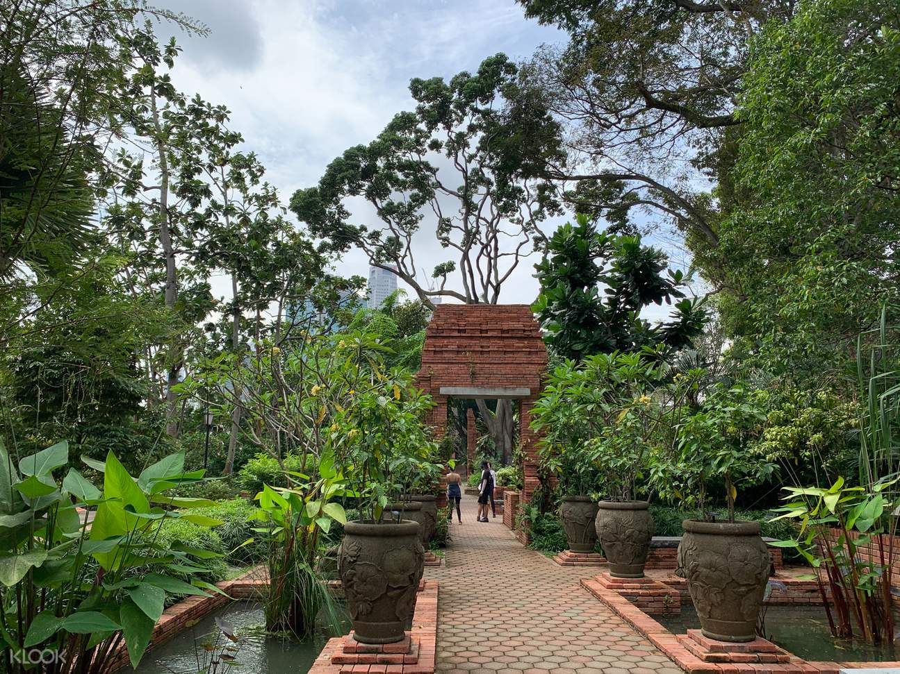 Spice Garden Walking Tour with Instagram Worthy Photo Spots in Fort