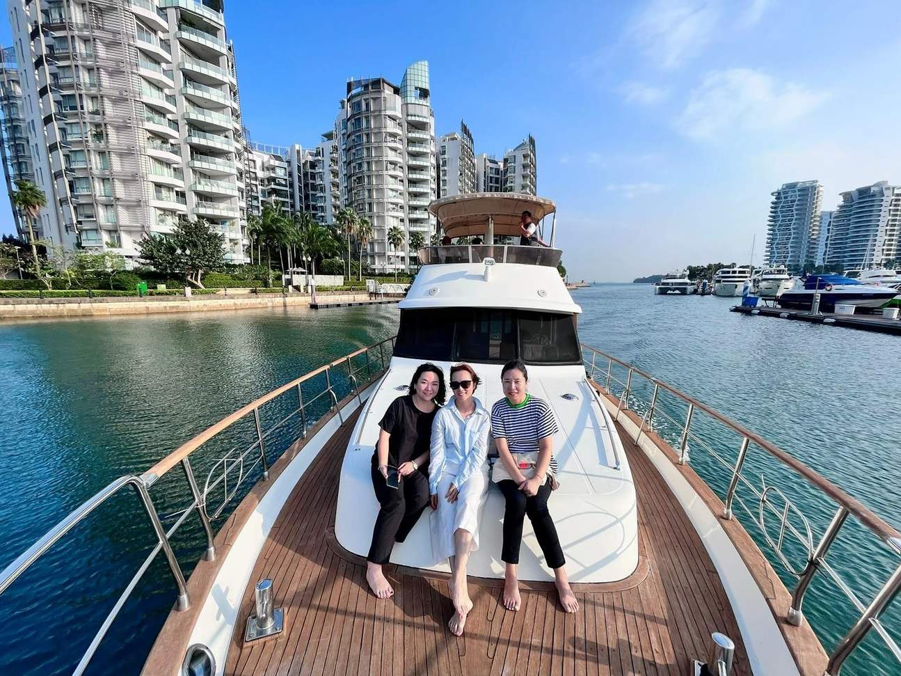 Yachtcruisesg 私人游艇租赁前往拉扎勒斯岛