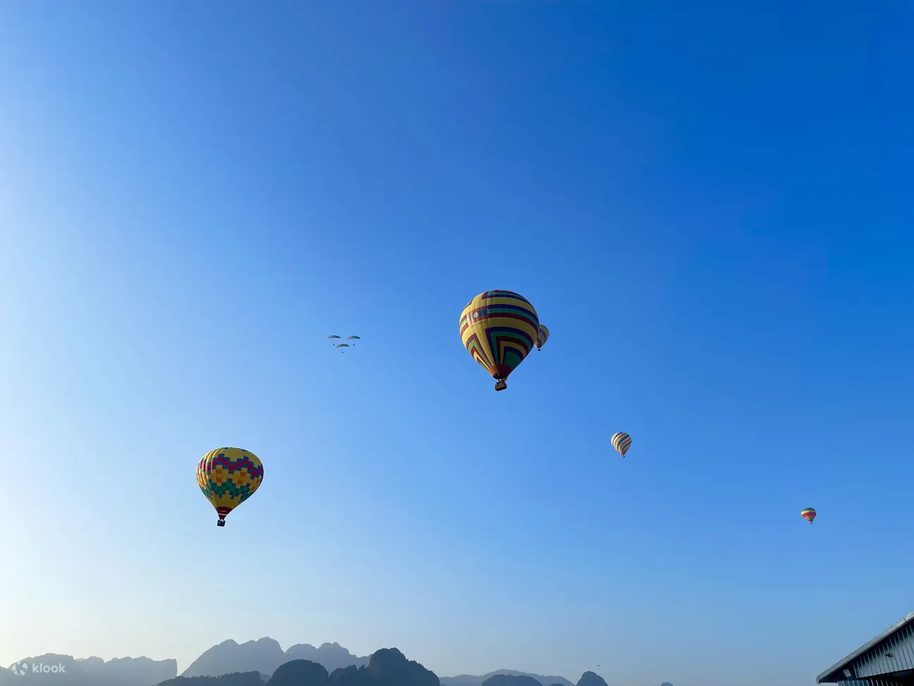 万荣的热气球和动力伞