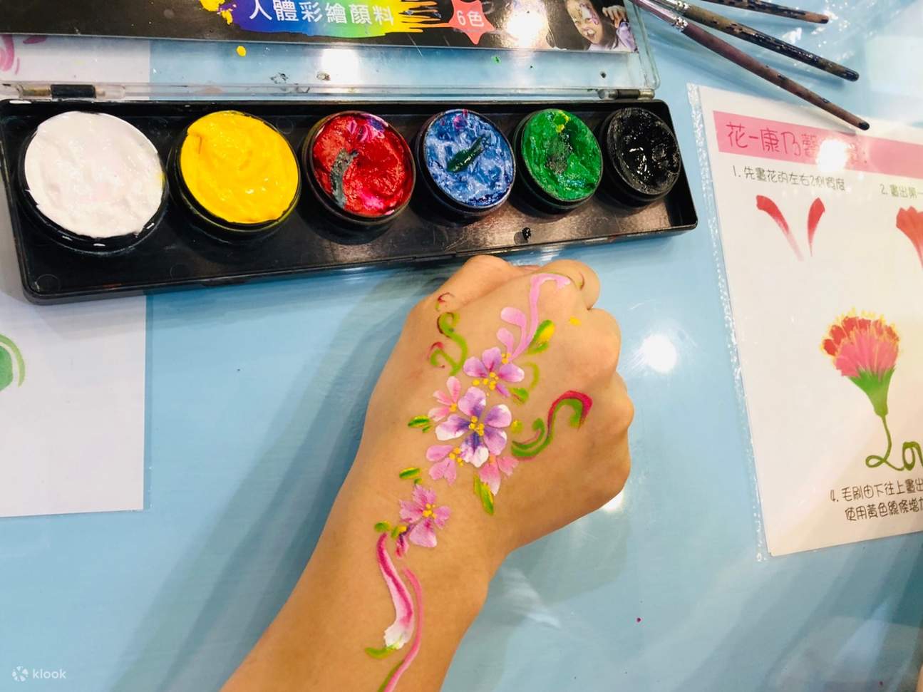 Yilan: Lucky Art Crayon Factory Admission Ticket 