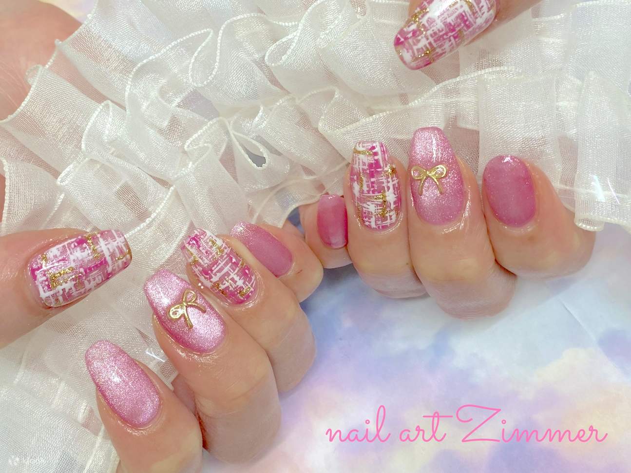 汇集原宿风、梦幻可爱风等潮流美甲，色彩丰富，设计新颖.