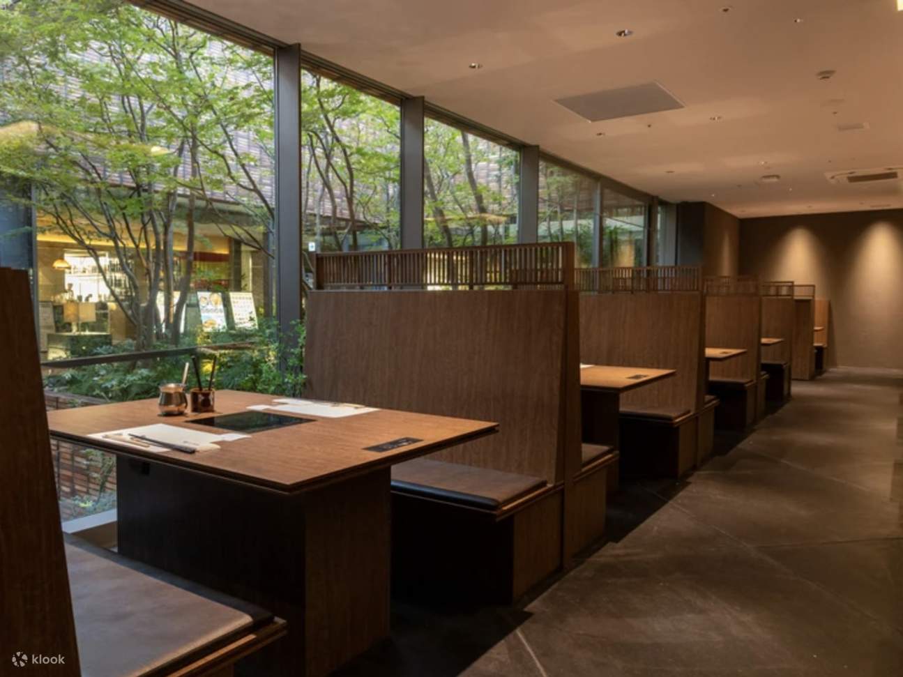 ฮากาตะวากิวชาบูชาบูและสุกี้ยากี้ นิชิกิโนกิ คุเทน สาขาฮากาตะ ฟุกุโอกะ