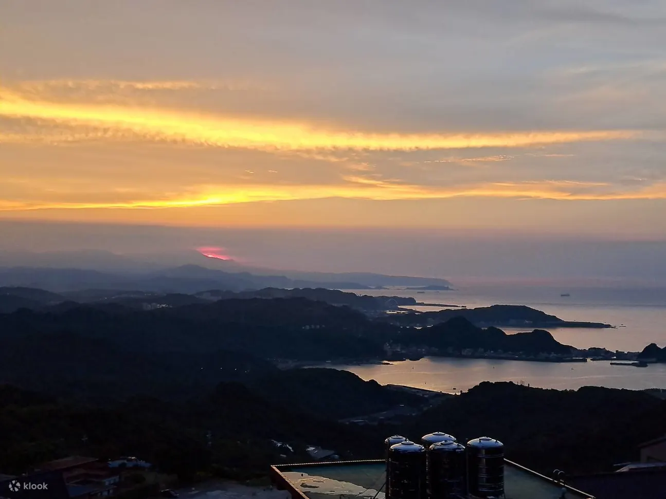 日落时，可从茶馆观赏夕阳美景