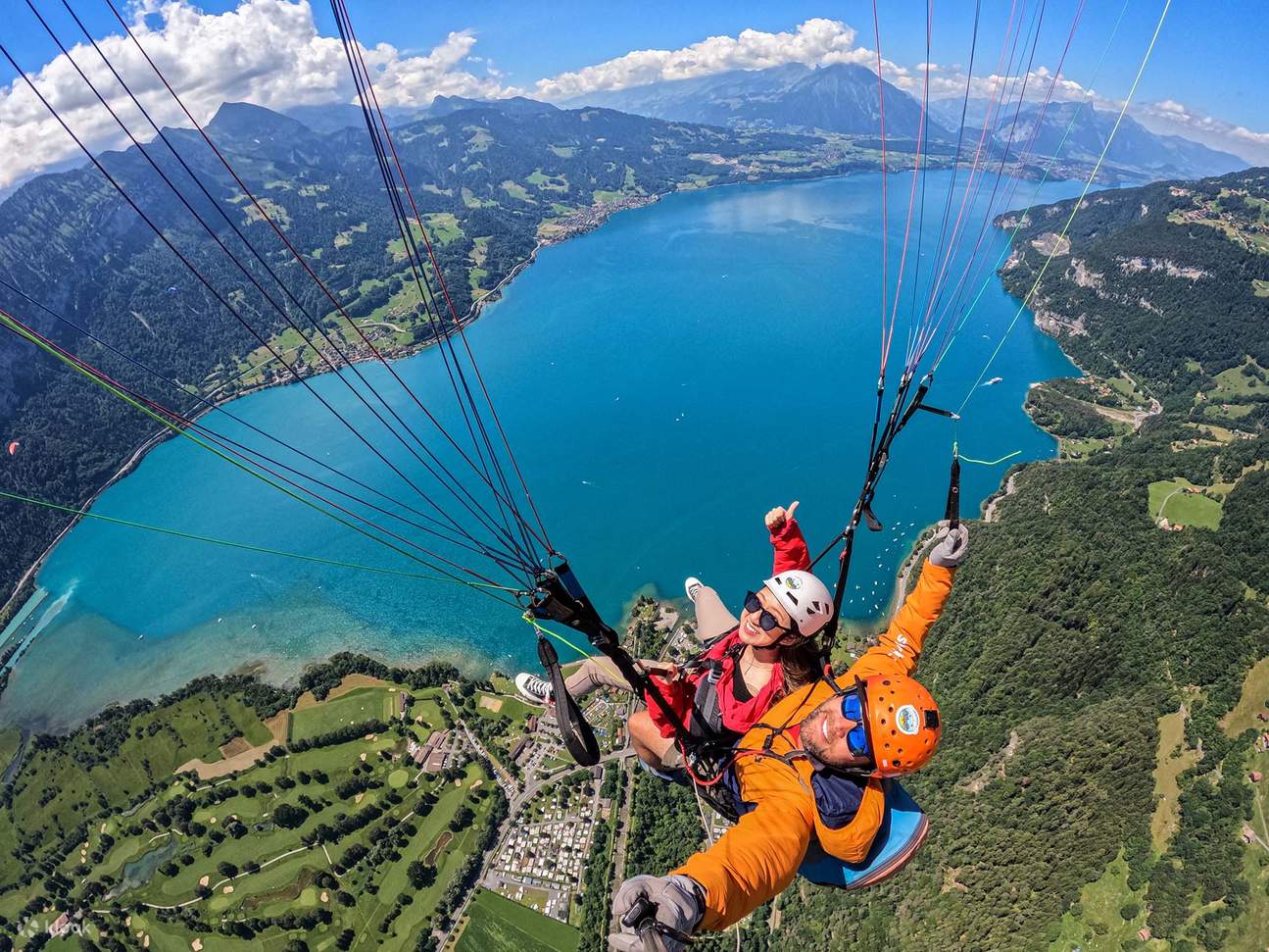 Tandem Paragliding in Interlaken - Der Golden Eagle Flug 