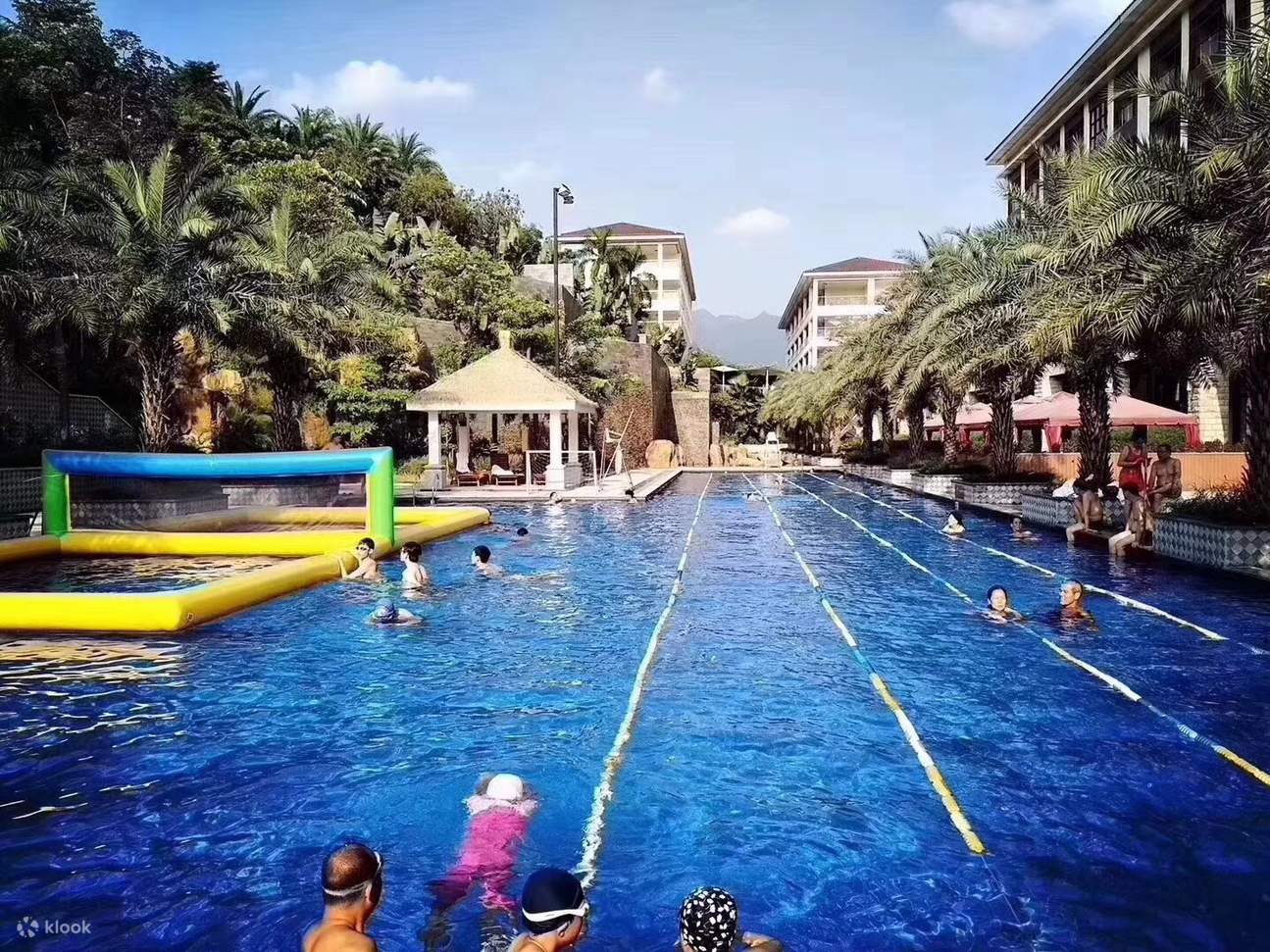 スイミングプール