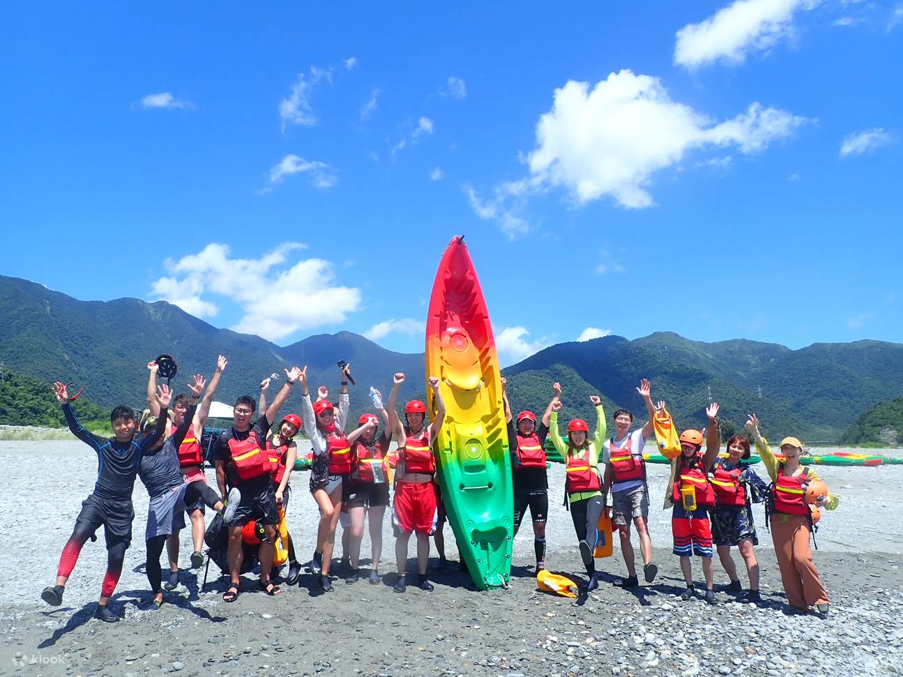 宜蘭獨木舟】東澳灣烏岩角海蝕洞一泊二食星空野營- Klook 客路
