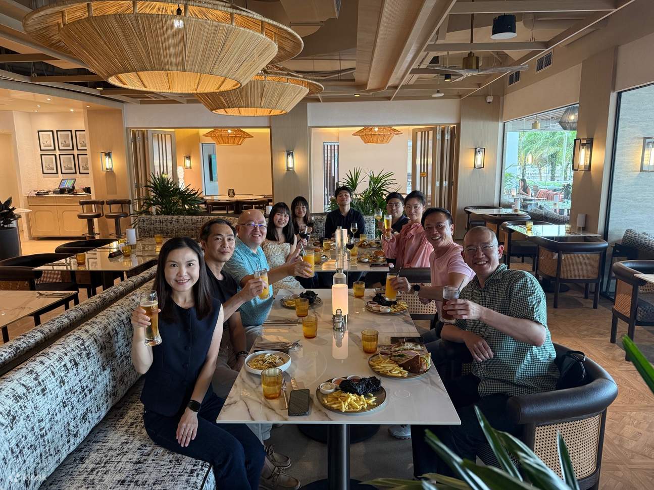 Aventura de crucero y cena con YachtcruiseSG