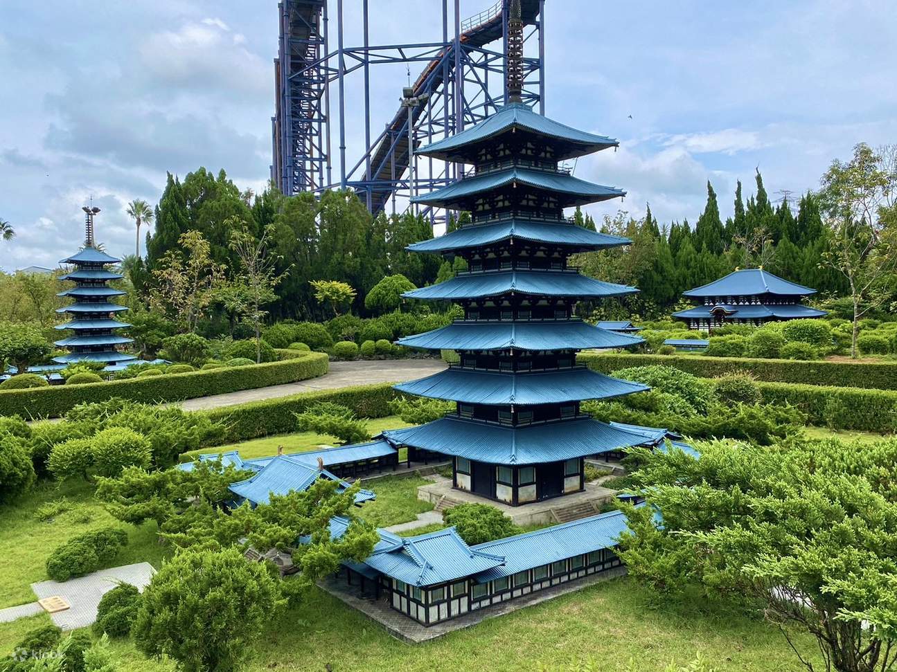 六福村、世界テーマパークの窓 台北からの送迎 - Klook