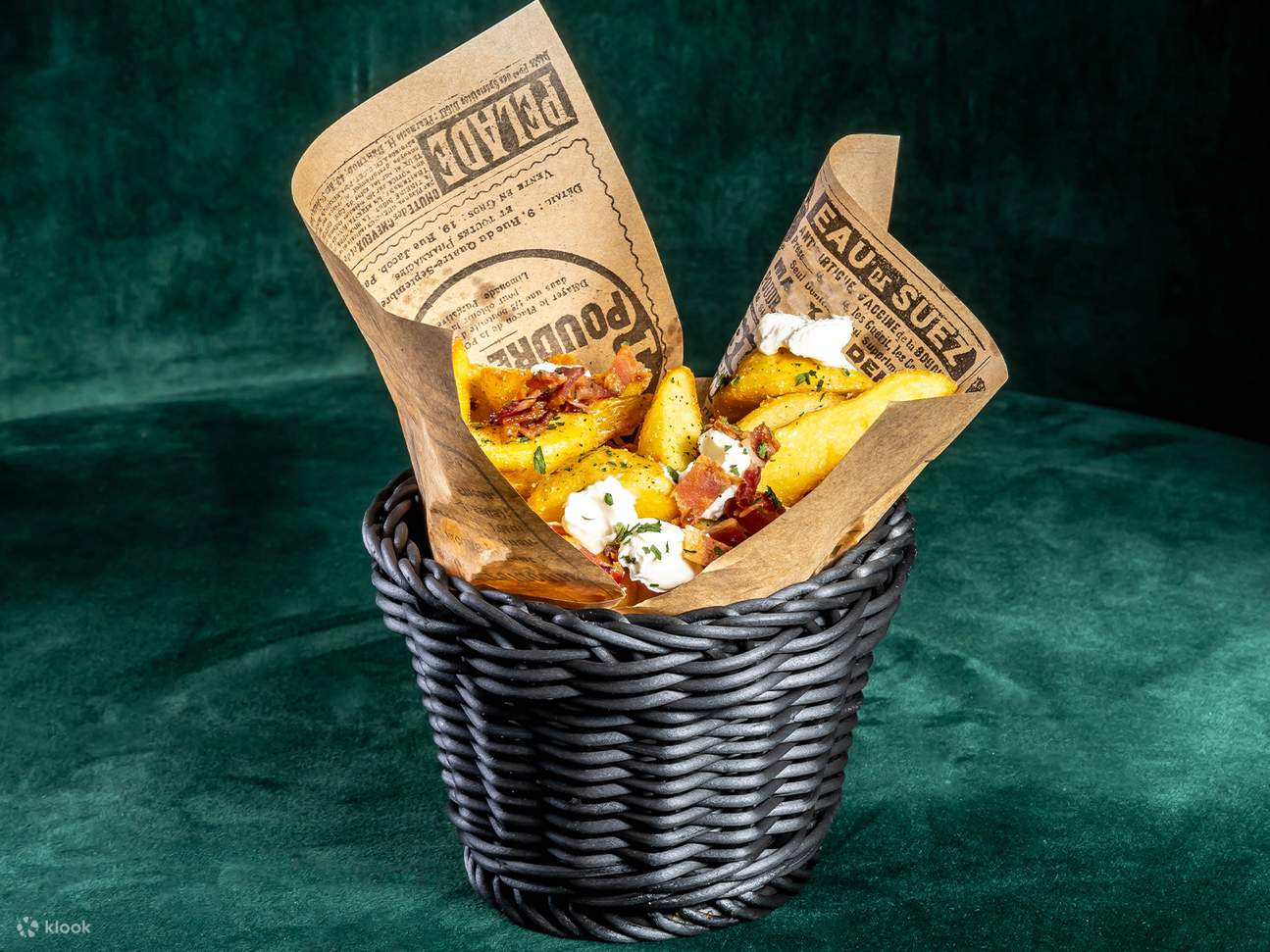 คูลลิ่งทาวเวอร์ รูฟท็อปบาร์