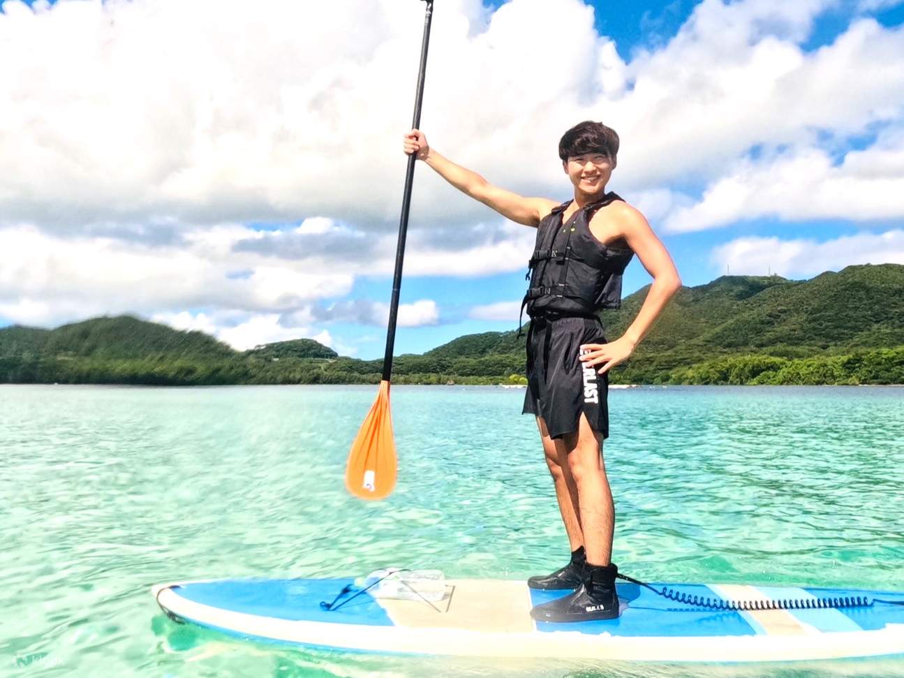 Đảo Ishigaki/1 ngày Chèo SUP/Ca nô Vịnh Kabira & Lặn biển hang động Xanh (Okinawa)