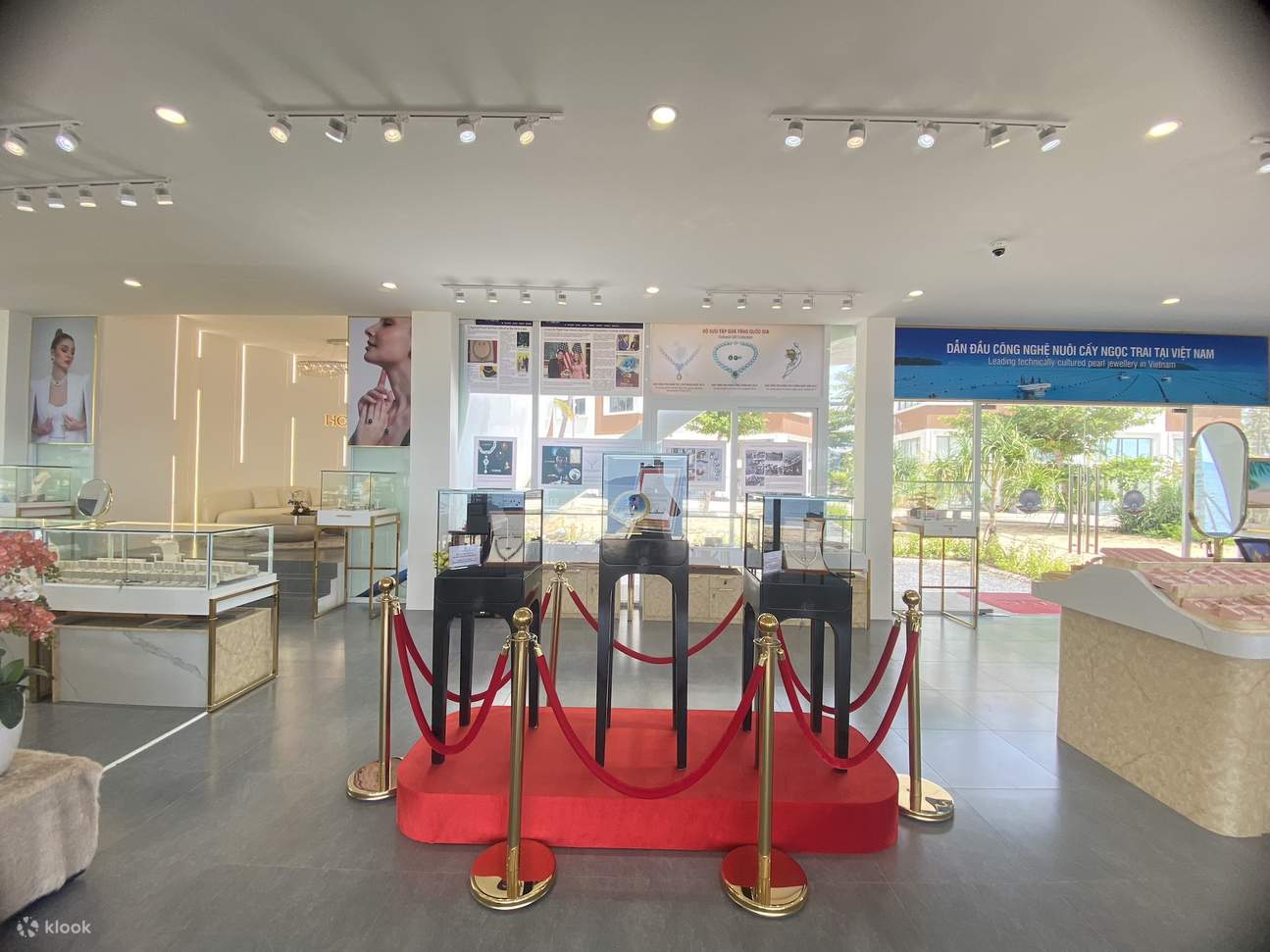 Explore the Underwater World of Pearls in Nha Trang