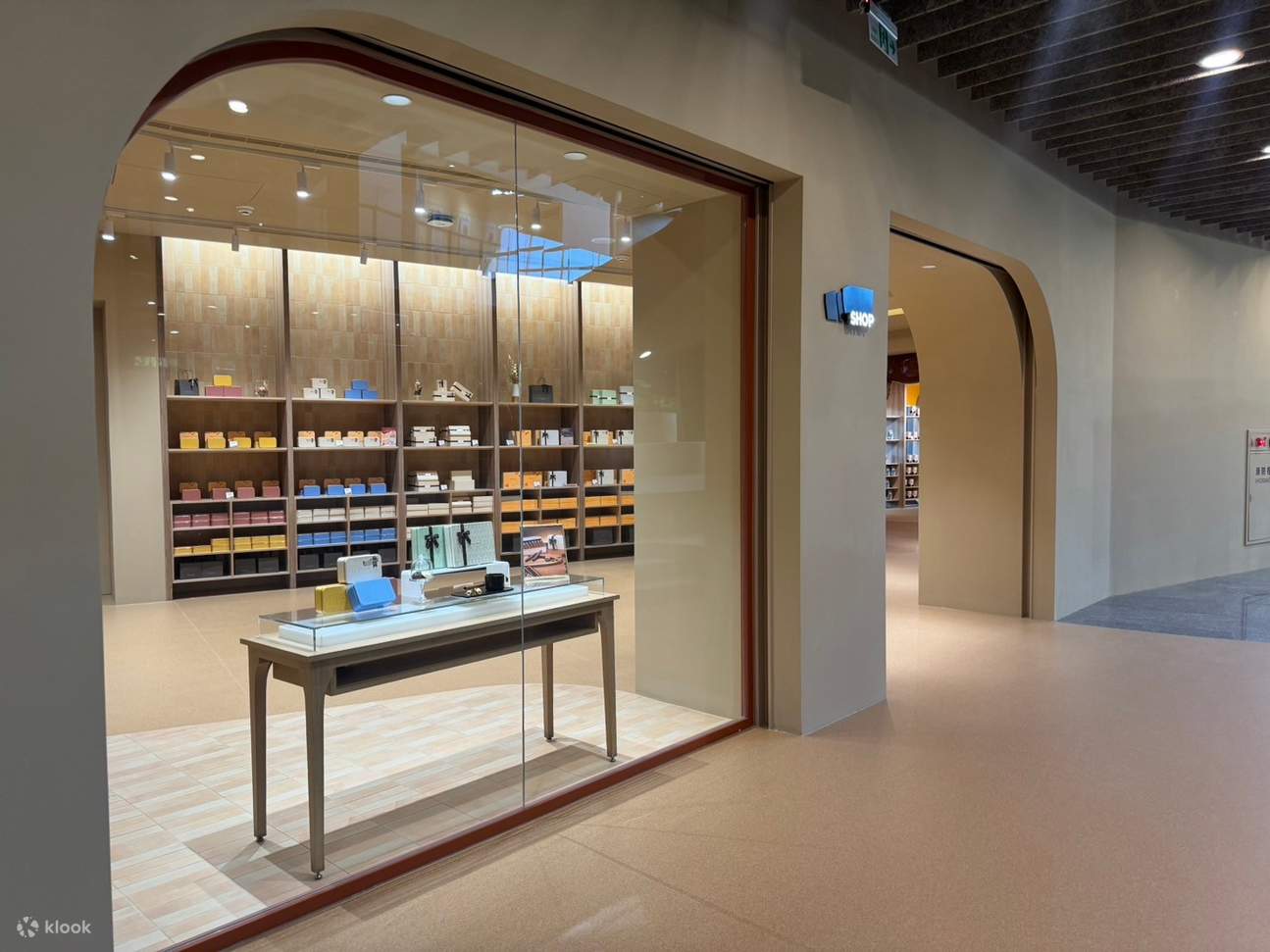 77チョコレート共和国1F