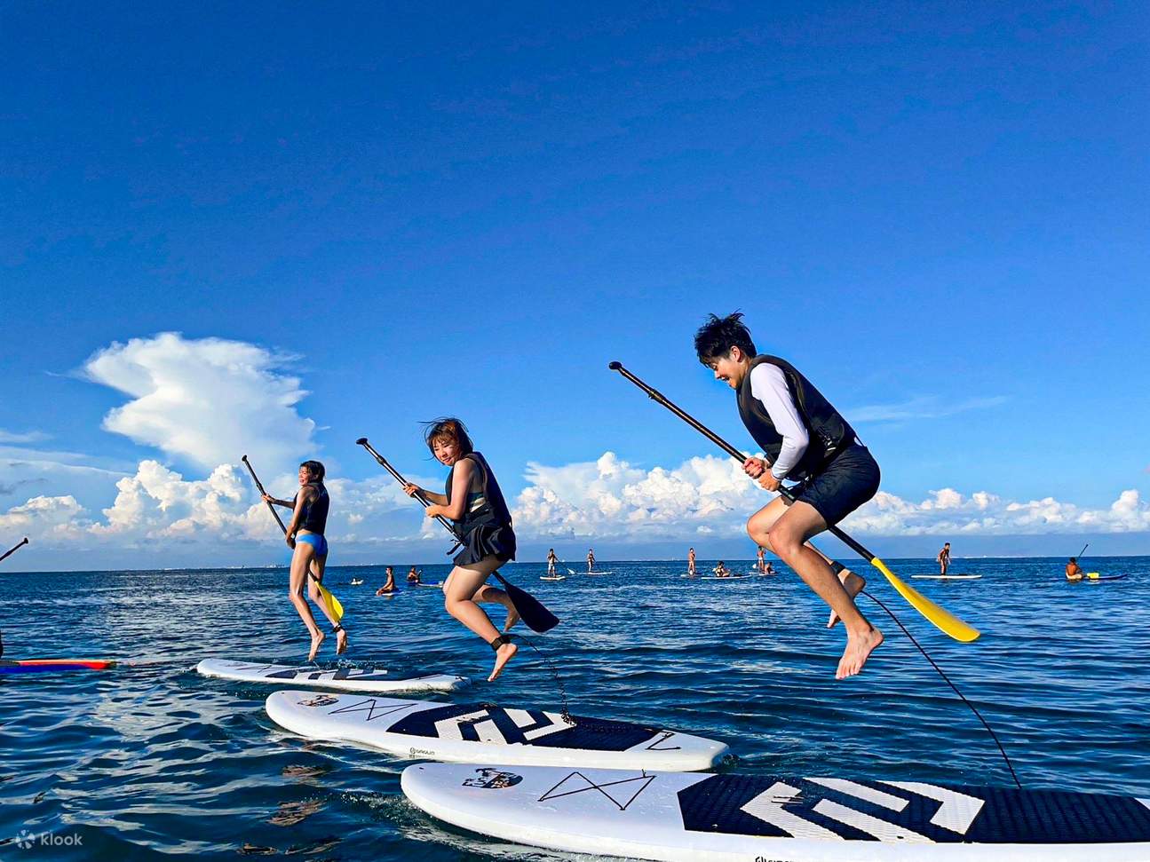 小琉球へ旅行に来たら、大人気のSUP（スタンドアップパドルボード）やカヌーを体験しましょう！