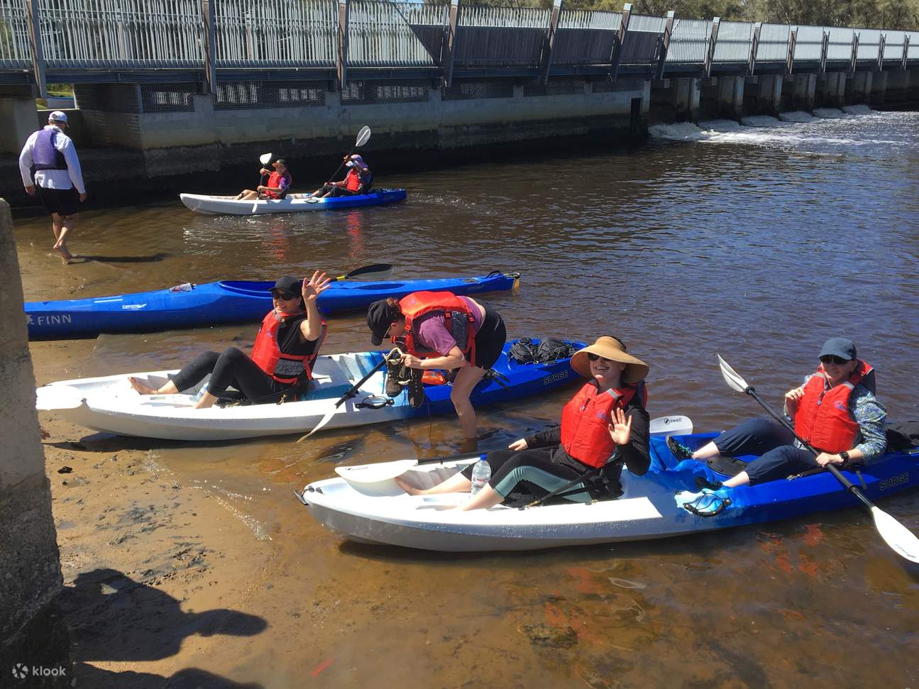 rivière de mise en conserve de kayak