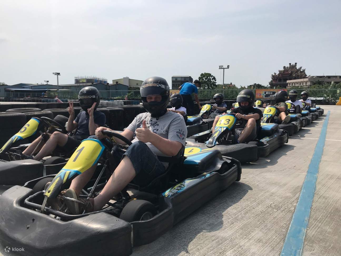 Antrean Pembalap Go-Kart Leofoo