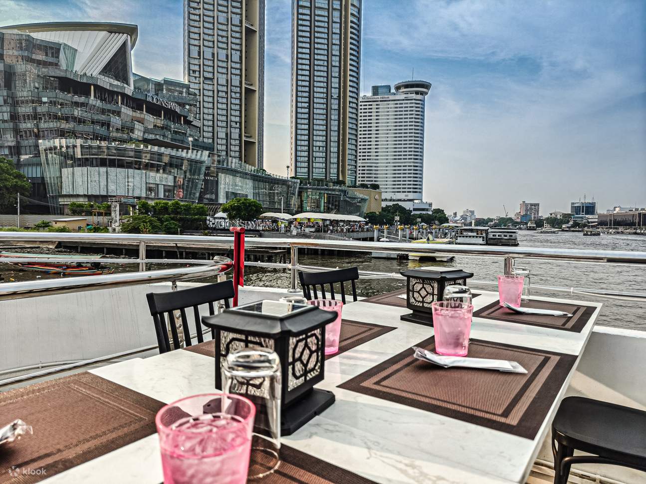 Die luxuriöse White Dinner Cruise in Bangkok