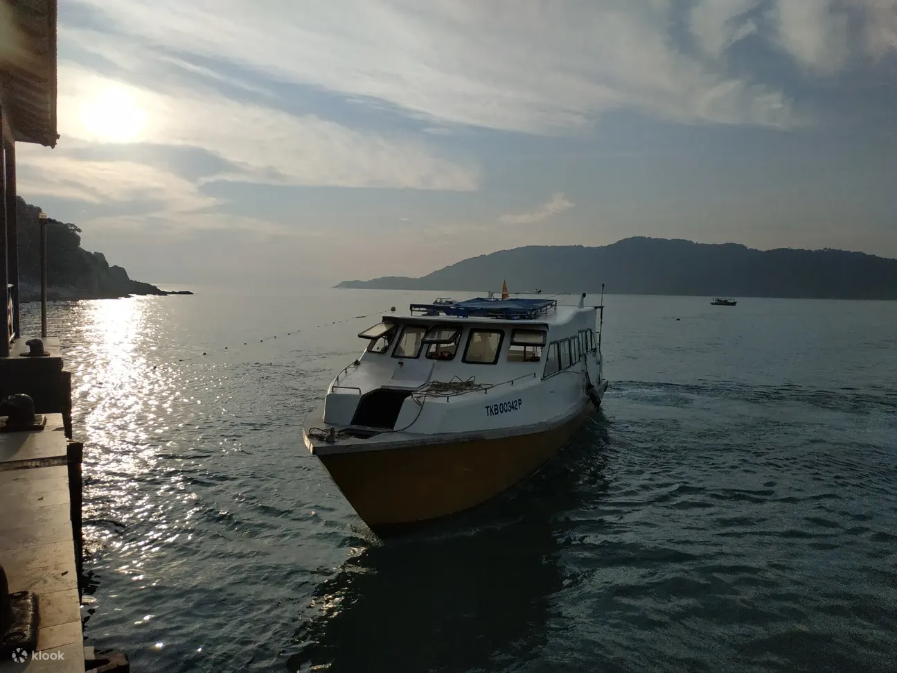 日落和船