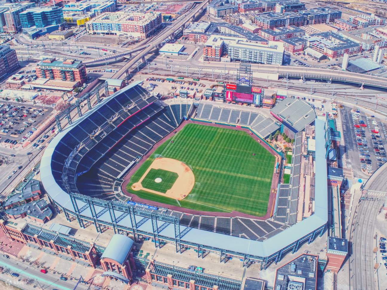 Vivi l'atmosfera elettrizzante del Major League Baseball nel centro di Denver