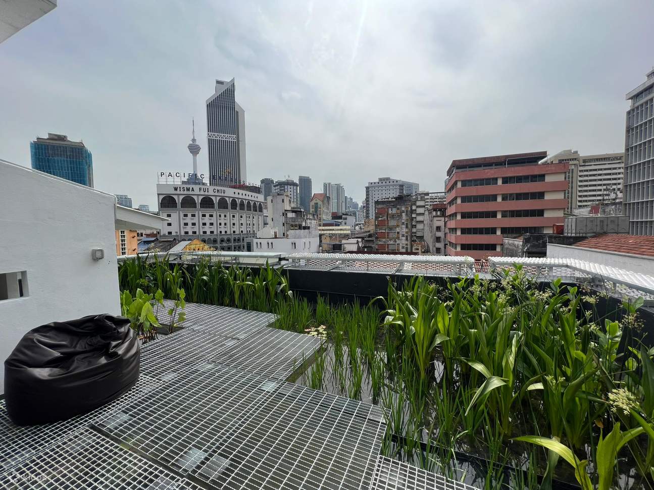 trên tầng thượng của bảo tàng