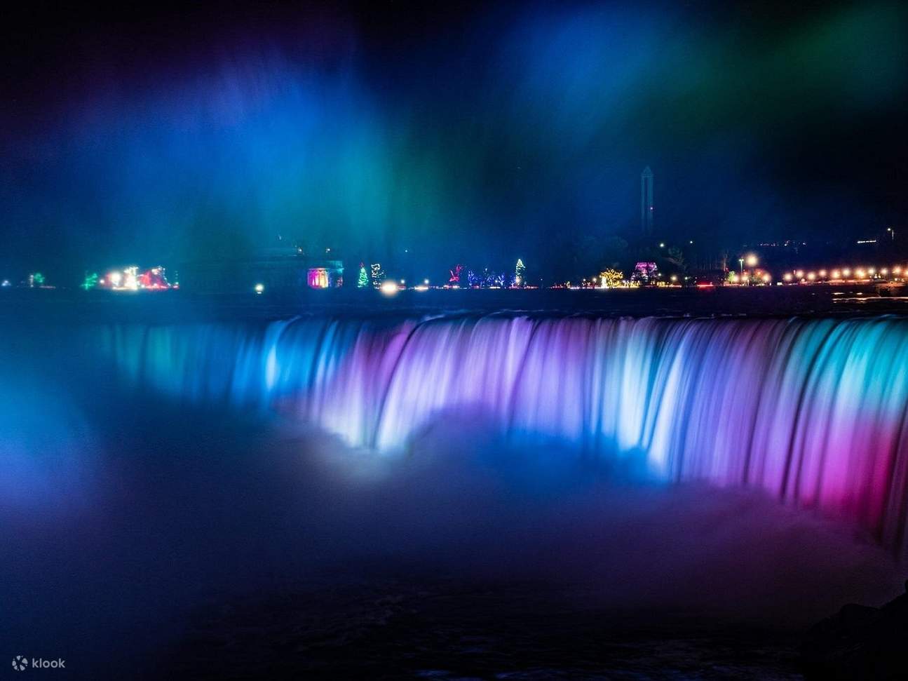 ナイアガラの滝：花火、ライトアップ、スカイロンタワー