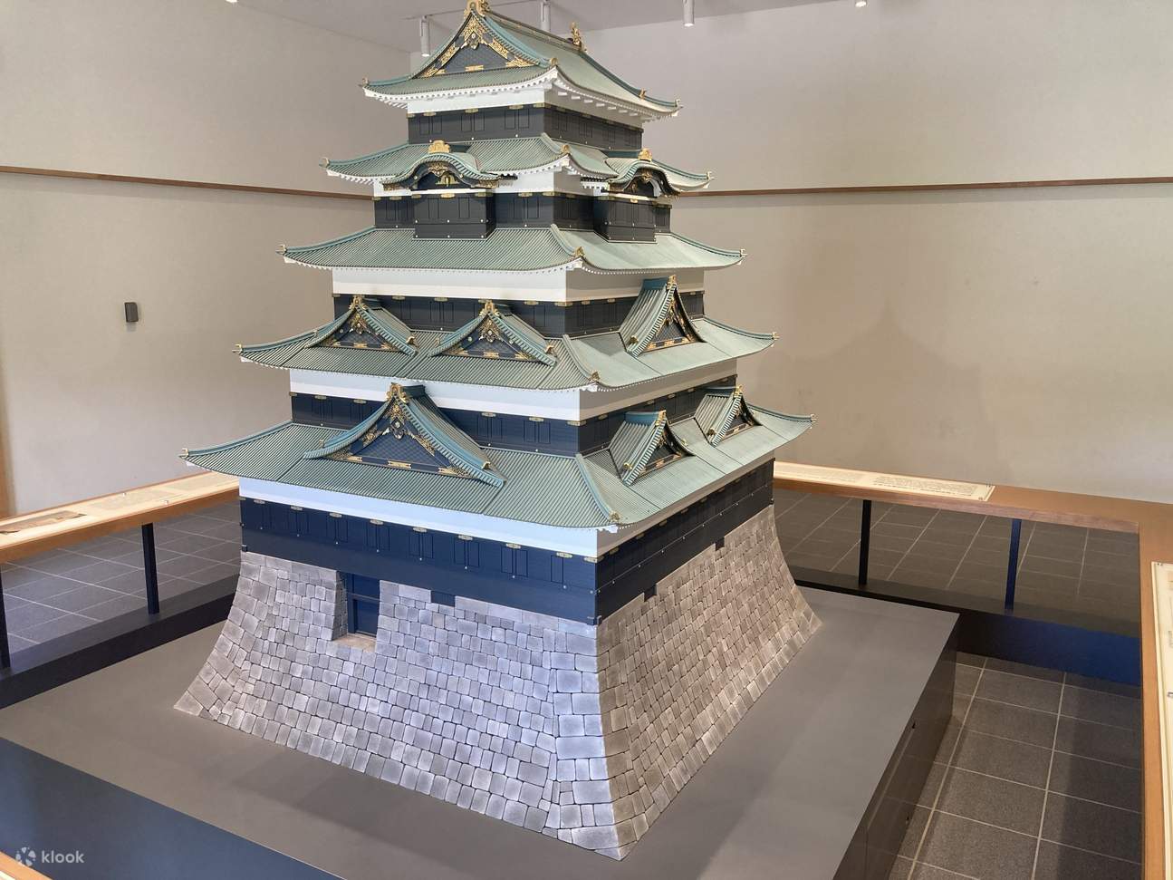 東京:皇居歷史巡禮徒步導覽 - Klook 客路