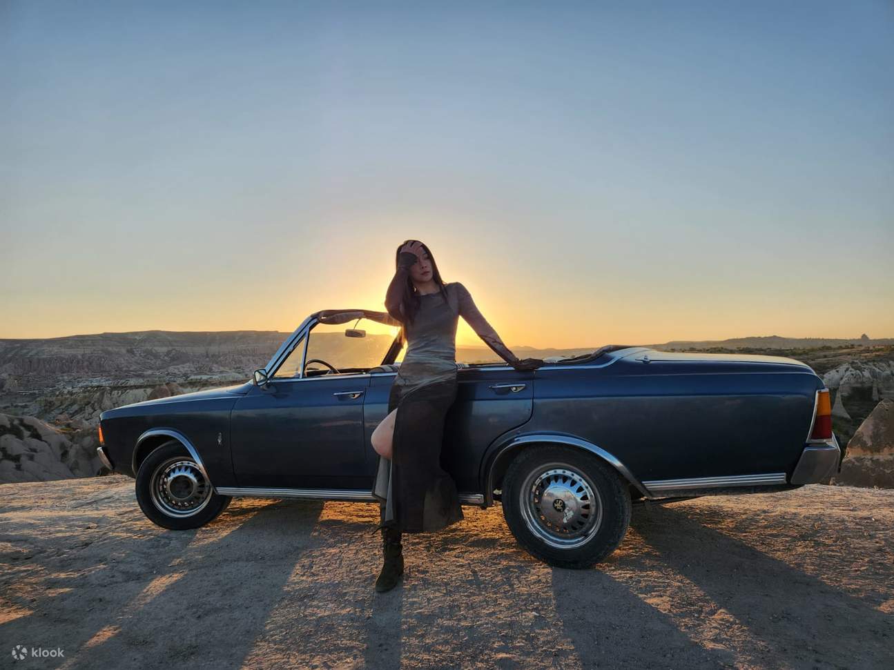 บริการถ่ายภาพกับชุดเดรสพลิ้วใน คัปปาโดเกีย หรือทัวร์รถคลาสสิก 