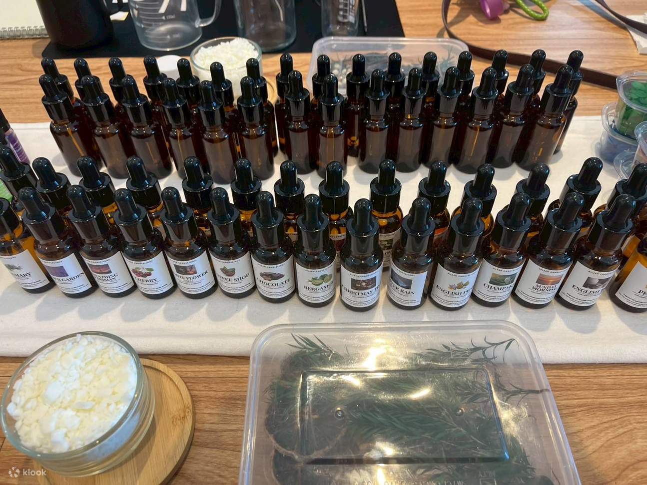 Esperienza di laboratorio artigianale di candele a Krabi