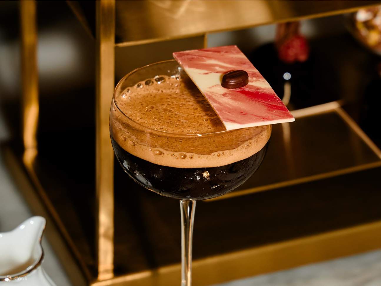 Service à thé de l'après-midi à Ms.Jigger au Kimpton Maa-Lai Bangkok