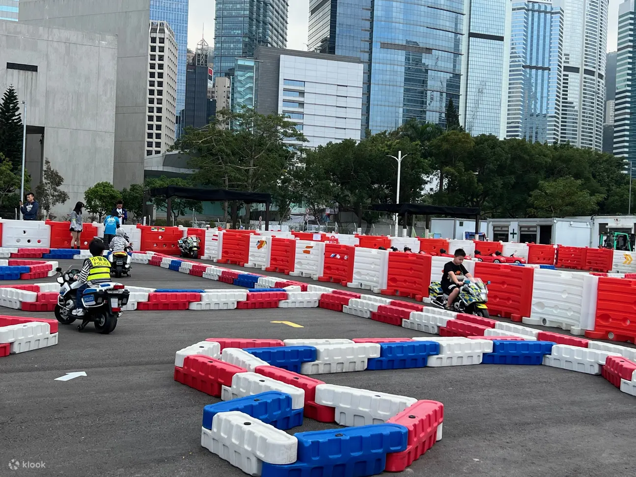Lung King No., 8 - Wan Chai Children Ride